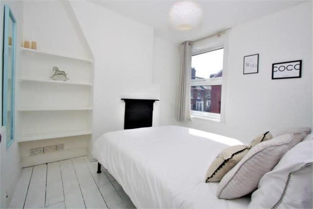 Cosy 2 Bedroom Victorian Townhouse In The Town Centre Bury St. Edmunds Экстерьер фото