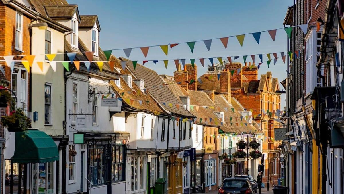 Cosy 2 Bedroom Victorian Townhouse In The Town Centre Bury St. Edmunds Экстерьер фото